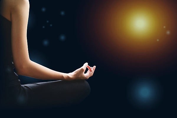 포토 JPG 해외이미지 백인 라이프스타일 손 커플 여자 남자 선 백그라운드 컨셉 신체 요가 휴식 실내 건강 연꽃 손바닥 사람 사람없음 파란색 빛 평화 우주 고요 공백 흰색 잡기 도시 비즈니스맨 발표 집중 명상 위치 보여주기 카피스페이스 해외202004 해외포토 서양인 웰빙 꽃 컬러 비즈니스 관계 모션 내부 생활 신체부위 직장인 파일형식 이미지허브