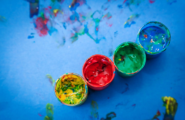 포토 JPG 해외이미지 교육 종이 어린이 컨셉 수채화 잉크 창조 미술 취미 사람없음 빨간색 초록색 파란색 세트 컬러풀 사무실 쌓기 페인트 장비 도구 붓 오픈 항아리 팔레트 혼합 컨테이너 플라스틱 스케치 책상 오브젝트 그림 캔버스 페인트붓 화가 튜브 강렬 아크릴 해외202004 해외포토 직업 산업 컬러 가구 비즈니스 모션 재질 문화예술 사람 도자기 파일형식 이미지허브