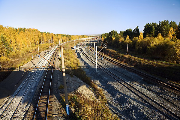 포토 JPG 해외이미지 도로 선 교통시설 사람없음 목재 금속 바위 시골 역 철 부식 분열 선로 줄서기 철강 철책 해외202004 해외포토 나무 길 교통 재료 모션 재질 돌_바위 시설 파일형식 이미지허브