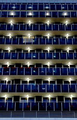 포토 JPG 해외이미지 모양 디자인 외관 선 백그라운드 패턴 비즈니스 건축양식 창문 유리 성공 표면 추상 미래 새로움 프레임 미술 사람없음 건물 그래픽 빨간색 도시풍경 사무실 성장 도시 센터 재산 큼 묘사 질감 상업 리빙 철강 콘크리트 해외202004 해외포토 건축물 건축 컬러 컨셉 무늬 재질 문화예술 풍경 금융 크기 파일형식 이미지허브