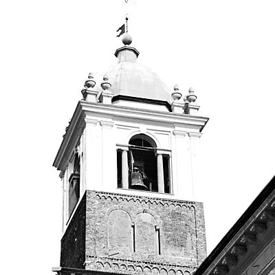 포토 JPG 해외이미지 구름 여행 십자가 창문 미술 사람없음 야외 건물 성당 교회 탑 이탈리아 종 도시 타운 밀라노 해외202004 해외포토 자연요소 건축물 유럽 종교건축 문화예술 파일형식 이미지허브