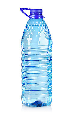 포토 JPG 해외이미지 음료 건강 사람없음 물 파란색 흰색 신선 투명 액체 컨테이너 플라스틱 물병 가득함 순수 흰배경 건강식 고립 부족함 해외202004 해외포토 자연요소 산업 음식 컬러 백그라운드 컨셉 재질 물통 파일형식 이미지허브