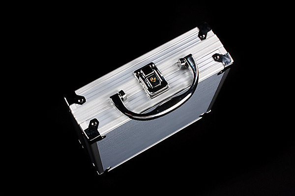 포토 JPG 해외이미지 백그라운드 서류가방 자물쇠 안전 사람없음 금속 검은색 은색 정상 작음 신비 비밀 잠금 고립 스타일 해외202004 해외포토 컬러 컨셉 가방 재질 크기 보안 파일형식 이미지허브