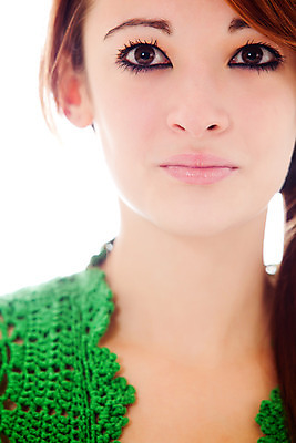 포토 JPG 해외이미지 스튜디오촬영 백인 여자 갈색머리 한명 20대 유행 해외202004 해외포토 서양인 1 헤어스타일 실내 사람 청년 파일형식 이미지허브