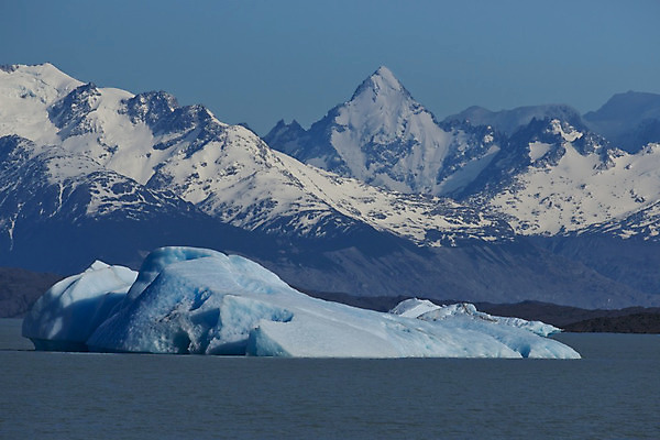 포토 JPG 해외이미지 공원 호수 여행 자연 산 파노라마 국립공원 풍경 사람없음 야외 물 파란색 얼음 추위 세계문화유산 남아메리카 빙하 빙산 아르헨티나 터키석 해외202004 해외포토 자연요소 공공시설 컬러 촬영기법 아메리카 문화재 보석 생태계 파일형식 이미지허브