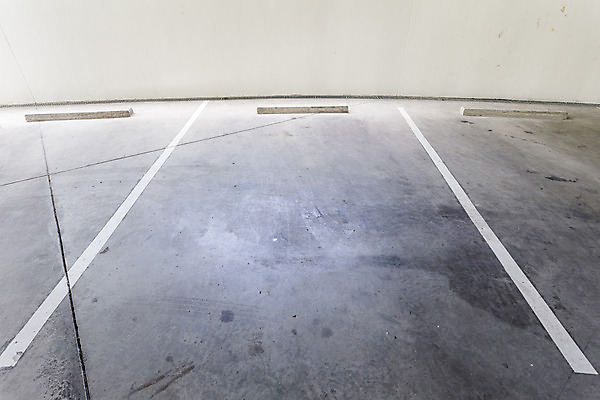 포토 JPG 해외이미지 디자인 공원 산업 도로 선 벽 백그라운드 컨셉 패턴 건축양식 자동차 거리 바닥 사람없음 야외 우주 검은색 페인트 회색 흰색 신선 도시 큼 주차 묘사 질감 시멘트 타운 제비 모터 그런지 무료 자동 차고 콘크리트 해외202004 해외포토 공공시설 건축 길 육상교통 컬러 무늬 교통시설 조류 크기 파일형식 이미지허브