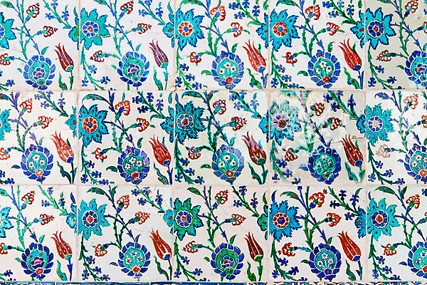 포토 JPG 해외이미지 전통 디자인 꽃 아시아 문화 벽 백그라운드 꽃무늬 패턴 건축양식 이스탄불 미술 동양인 사람없음 내부 장식 파란색 궁전 골동품 도자기 역사 우아함 닫기 중앙 이슬람교 타일 모자이크 동쪽 칠면조 옛날 제국 핸드메이드 스타일 해외202004 튀르키예 해외포토 식물 건축 나라 종교 컬러 컨셉 고건축 무늬 모션 조류 문화예술 인종 방향 파일형식 이미지허브