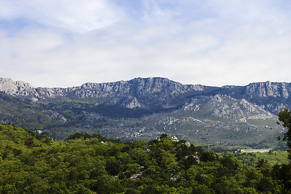 포토 JPG 해외이미지 구름 공원 여행 백그라운드 자연 하늘 산 풍경 사람없음 야외 초록색 여름 파란색 빛 평화 계곡 맑음 일몰 이탈리아 트래킹 절벽 하이킹 가을 바위 시골 황금 저녁 숲 큼 고도 산등성이 알프스 지역 암초 내추럴 절정 해외202004 해외포토 자연요소 계절 공공시설 유럽 컬러 컨셉 레저 날씨 노을 돌_바위 야간 크기 생태계 파일형식 이미지허브
