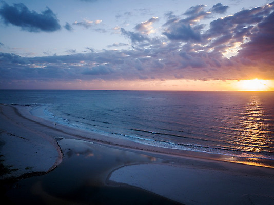 포토 JPG 해외이미지 나무 구름 모래 파도 바다 섬 여행 백그라운드 자연 하늘 휴가 안테나 풍경 사람없음 야외 물 여름 파란색 모래사장 컬러풀 햇빛 태양 일출 환경 일몰 숲 인도양 석호 내추럴 드론 이국적 조감도 터키석 파라다이스 수평선 해외202004 해외포토 자연요소 식물 계절 컬러 통신 노을 보석 생태계 파일형식 이미지허브