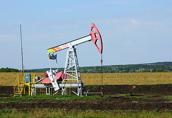 포토 JPG 해외이미지 구름 산업 밭 비즈니스 하늘 통 풍경 사람없음 파란색 검은색 기계 운전 업무 휘발유 석유 갈증 날것 연료 가스 잭 펌프 수입 조작 추출 파이프라인 해외202004 해외포토 자연요소 컬러 농업 모션 작업 파이프_관 파일형식 이미지허브