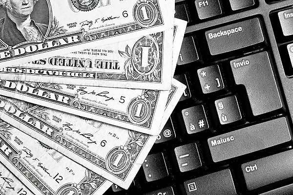 포토 JPG 해외이미지 손 선 컨셉 돈 인터넷 비즈니스 성공 열쇠 그래프 아이디어 사람없음 금융 파란색 노트북 쇼핑 컴퓨터 사무실 세일 달러 상점 스크린 검은색 공책 자료 웹 거래 흰색 키보드 신용카드 구매 주식 연결 로봇 무역 상업 전자 온라인 전자상거래 매각 해외202004 해외포토 산업 컬러 문구용품 신체부위 경제 전자제품 재산 파일형식 이미지허브