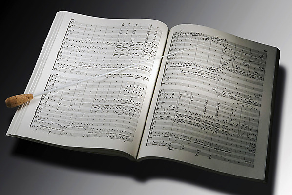 포토 JPG 해외이미지 종이 음악 놀이 열쇠 사람없음 책 쪽지 화목 콘서트 음악가 듣기 골동품 기구 피아노 인쇄 심볼 묘사 사인 페이지 시트 교향곡 구성 멜로디 뮤지컬 옛날 작곡가 해외202004 해외포토 직업 컨셉 모션 문화예술 공연 건반악기 파일형식 이미지허브