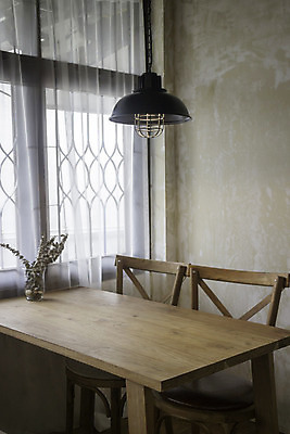 포토 JPG 해외이미지 디자인 벽 가구 의자 건축양식 탁자 조명 새로움 실내 사람없음 목재 유행 식당 카페 흰색 커튼 고급 우아함 카페테리아 해외202004 해외포토 나무 건축 컬러 생활용품 컨셉 재료 내부 상점 파일형식 이미지허브