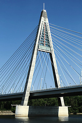 포토 JPG 해외이미지 모양 구름 디자인 유럽 도로 여행 가로등 비즈니스 건축양식 교통시설 자동차 하늘 아침 미술 사람없음 야외 세로 물 파란색 힘 흰색 기둥 고속도로 우아함 묘사 아치 철탑 공학 거인 헝가리 강렬 건너기 어려움 자동 콘크리트 해외202004 해외포토 주간 자연요소 공공시설 교육 건축 나라 길 육상교통 컬러 교통 컨셉 모션 문화예술 탑 시설 동유럽 파일형식 이미지허브