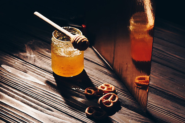 포토 JPG 해외이미지 전통 열매 음식 빵 백그라운드 컨셉 유리 탁자 휴가 디저트 건강 종류 여러명 사람없음 목재 갈색 바구니 초콜릿 검은색 빵집 우유 튀김 도넛 달콤 아침식사 낟알 잼 굽기 크림 브런치 롤 토핑 버터 꿀 프랑스어 우크라이나 정물화 페스츄리 레터링 스타일 해외202004 해외포토 나무 식물 문자 유럽 컬러 가구 다수 재료 재질 유제품 사람 상점 식사 소스_음식 맛 구이 그림 파일형식 이미지허브