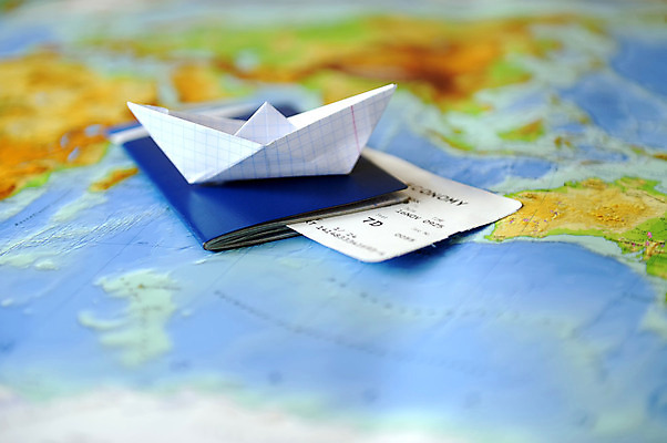 포토 JPG 해외이미지 종이 도로 지구 여행 백그라운드 컨셉 지도 가이드 휴가 설계 항해 사람없음 세계 여행객 탐험 기구 도시 선택 계획 방향 여권 위치 네비게이션 발견 루트 원정 지도책 지리 해외202004 해외포토 직업 길 배_교통 교통시설 사람 책 파일형식 이미지허브