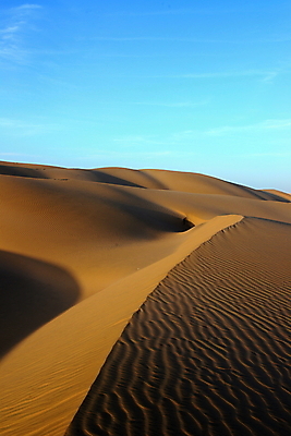 포토 JPG 해외이미지 모래 파도 여행 백그라운드 패턴 오렌지 아프리카 자연 하늘 건조 따뜻함 텐트 풍경 사람없음 야외 빨간색 여름 파란색 모래사장 태양 갈색 노란색 맑음 일몰 사막 뜨거움 거친 고독 갈증 모래언덕 묘사 지역 가뭄 리빙 모로코 사하라 내추럴 아랍어 해외202004 해외포토 자연요소 계절 감정 나라 바다 컬러 무늬 과일 날씨 캠핑도구 노을 언덕 생태계 파일형식 이미지허브