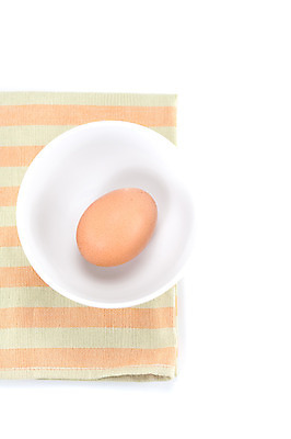 포토 JPG 해외이미지 1 음식 백그라운드 휴가 부활절 사람없음 컬러풀 갈색 계란 치킨 흰색 신선 사발 먹기 유기농 날것 해외202004 해외포토 웰빙 기념일 컬러 모션 알 사기그릇 닭고기요리 파일형식 이미지허브