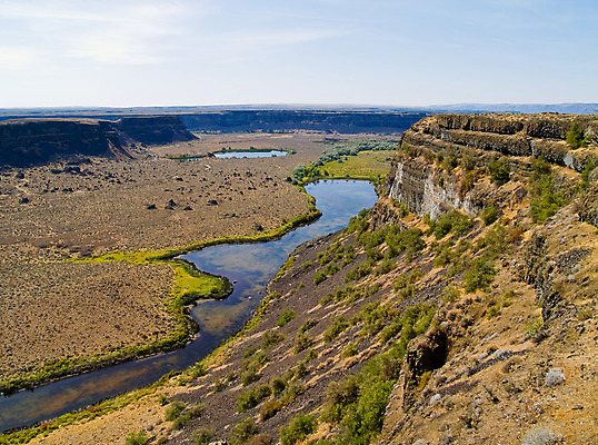 포토 JPG 해외이미지 나무 호수 이동 교실 모션 하늘 풍경 사람없음 초록색 물 파란색 강 금속 골짜기 계곡 회색 흐름 바위 연못 틈 개울 숲 철 방법 채널 스타일 벤처기업 해외202004 해외포토 자연요소 식물 교육 컬러 컨셉 비즈니스 학교 자연 재질 파일형식 이미지허브