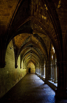 포토 JPG 해외이미지 유럽 여행 고건축 건축양식 실내 사람없음 내부 건물 인테리어 세계여행 역사 스페인 수도원 아라곤 고딕 서유럽 수녀원 옛날 회랑 해외202004 해외포토 건축물 디자인 건축 나라 세계 복도 파일형식 이미지허브