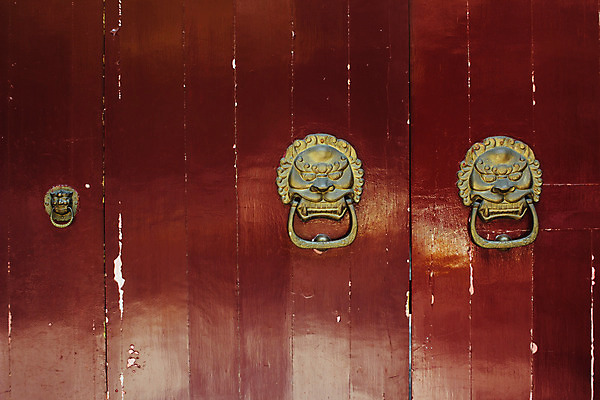 포토 JPG 해외이미지 건축물 전통문화 조각 비즈니스 사람없음 목재 빨간색 노란색 문 금속 중국 용 호랑이 우아함 사자 베이징 스타일 해외202004 해외포토 나무 전통 건축 아시아 문화 컬러 컨셉 재료 포유류 재질 파일형식 이미지허브