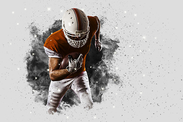 포토 JPG 해외이미지 남자 스포츠 유니폼 공 한명 사람 운동복 미식축구 축구 미국 헬멧 럭비공 미식축구선수 해외202004 해외포토 1 옷 북아메리카 운동선수 구기 보호장비 럭비용품 파일형식 이미지허브