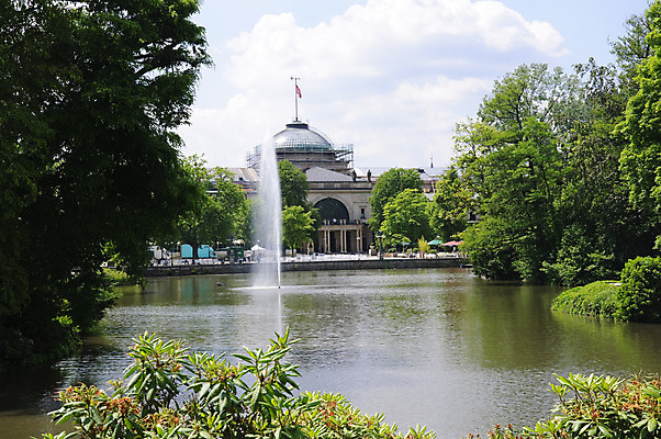 포토 JPG 해외이미지 구름 공원 유럽 여행 하늘 독일 풍경 사람없음 여행객 정원 스파 연못 분수 그리너리 해외202004 해외포토 자연요소 공공시설 나라 사람 파일형식 트랜드컬러 이미지허브