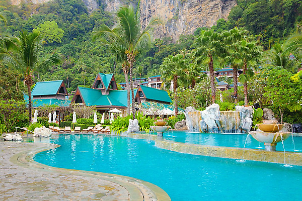 포토 JPG 해외이미지 나무 라이프스타일 행복 아시아 스포츠 바다 섬 여행 의자 우산 태국 자연 하늘 호텔 휴가 휴식 산 건강 손바닥 풍경 사람없음 물 여름 파란색 컬러풀 태양 맑음 수영 스파 침대 고급 휴양지 선베드 장면 코코넛 이국적 파라다이스 해외202004 해외포토 자연요소 식물 손 계절 감정 나라 컬러 가구 컨셉 과일 숙소 날씨 생활 장소 수상스포츠 생태계 파일형식 이미지허브