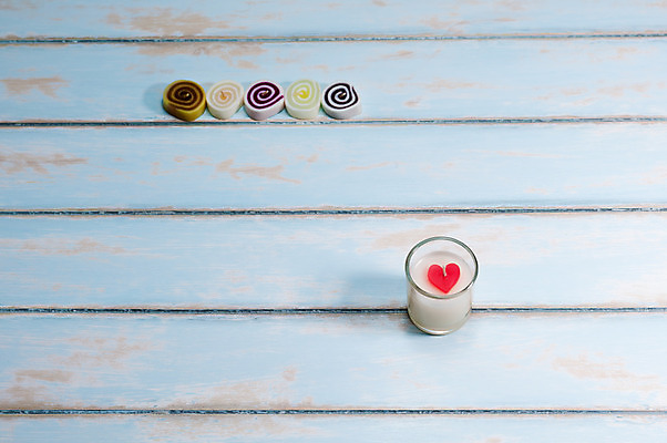 포토 JPG 해외이미지 디자인 백그라운드 크리스마스 오렌지 유리 불 휴가 전등 사람없음 장식 빨간색 빛 컬러풀 노란색 보라색 축제 흰색 하트 축하 심볼 오브젝트 왁스 화상 해외202004 해외포토 자연요소 모양 기념일 컬러 컨셉 과일 재질 조명 상처 파일형식 이미지허브