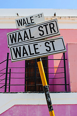 포토 JPG 해외이미지 도로 분홍색 아프리카 거리 사람없음 흰색 도시 이름 심볼 사인 남아프리카 옛날 케이프타운 해외202004 해외포토 나라 길 컬러 교통시설 남아프리카공화국 파일형식 이미지허브