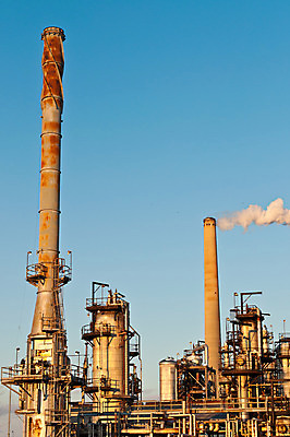 포토 JPG 해외이미지 산업 공장 직장 사람없음 야외 컬러풀 저녁 화학약품 해외202004 해외포토 컬러 회사 공업 화학 야간 물질 파일형식 이미지허브