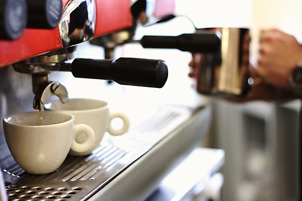 포토 JPG 해외이미지 커피 음료 휴식 사람없음 컵 기계 거품 카페 신선 바리스타 따뜻한음료 해외202004 해외포토 직업 식기 컨셉 상점 파일형식 이미지허브