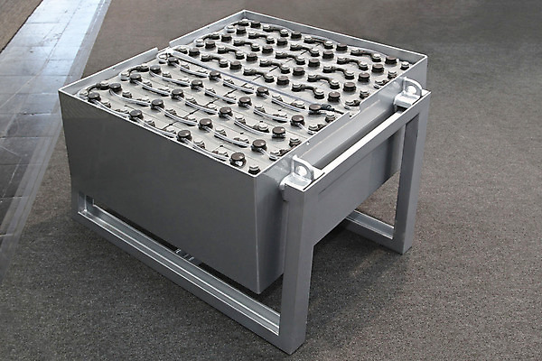 포토 JPG 해외이미지 산업 부분 교통시설 안내 프레임 사람없음 상자 힘 에너지 은색 에코 팩 지게차 베터리 해외202004 해외포토 컬러 교통 환경 화장품 중장비 시설 파일형식 이미지허브