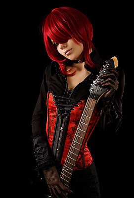 포토 JPG 해외이미지 여자 음악 검은배경 실내 한명 들기 상반신 성인 앞모습 기타 기타리스트 성인여자한명만 해외202004 해외포토 1 뷰포인트 백그라운드 모션 현악기 문화예술 사람 내부 검은색 연주자 여자한명만 성인여자만 파일형식 이미지허브