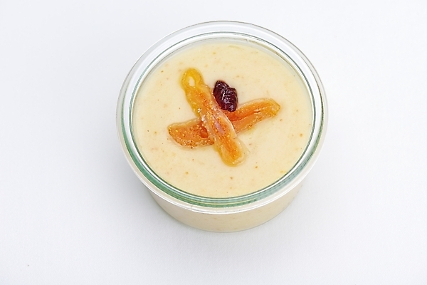 포토 JPG 해외이미지 실내 사람없음 한개 흰배경 푸딩 건과일 해외202004 해외포토 1 백그라운드 과일 디저트 건조 내부 흰색 파일형식 이미지허브