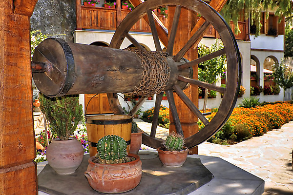 포토 JPG 해외이미지 전통 외관 유럽 기독교 종교 문화 벽 여행 십자가 건축양식 하늘 미술 사람없음 건물 교회 탑 바위 기도 역사 심볼 수도원 불가리아 옛날 해외202004 해외포토 건축물 건축 나라 종교건축 문화예술 돌_바위 파일형식 남유럽 이미지허브