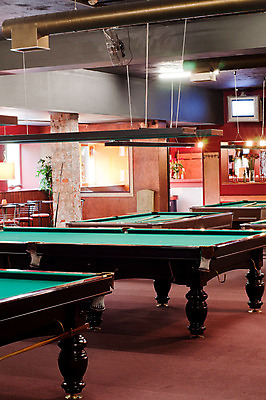 포토 JPG 해외이미지 스포츠 공 놀이 탁자 실내 사람없음 초록색 빛 방 게임 구멍 당구 신호 필승 세련 해외202004 해외포토 컬러 가구 내부 구기 우승 파일형식 이미지허브