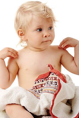 포토 JPG 해외이미지 라이프스타일 응시 행복 얼굴 어린이 백그라운드 컨셉 새로움 건조 수영장 건강 한명 사람 소년 수건 목욕 흰색 표현 아기 신생아 입 달콤 작음 담요 간호 피부 피부관리 부드러움 걸음마 결백 돌봄 위생관리 해외202004 해외포토 1 시선 남자 감정 컬러 모션 관리 생활 신체부위 위생용품 뷰티 청결 감각 맛 크기 파일형식 이미지허브