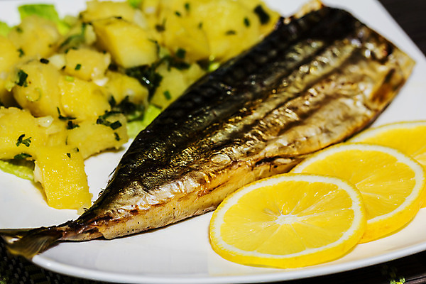 포토 JPG 해외이미지 접시 백그라운드 감자 육류 어류 요리 사람없음 샐러드 튀김 신선 뜨거움 그릴 바비큐 굽기 레몬 해산물 고등어 점심식사 해외202004 해외포토 식기 음식 채소 과일 식재료 주방용품 식사 수중동물 구이 파일형식 이미지허브