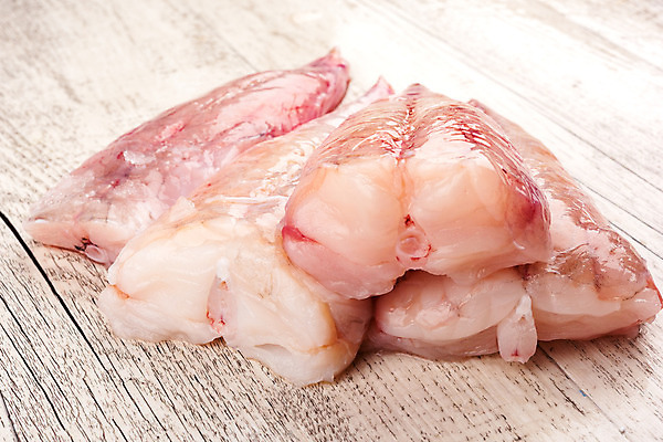 포토 JPG 해외이미지 동물 그릇 접시 음식 재료 어류 요리 사람없음 내부 상점 주방 식사 저녁식사 신선 시장 고급 맛 먹기 해산물 준비 연어 해외202004 해외포토 식기 컨셉 모션 수중동물 파일형식 이미지허브