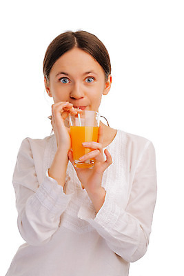 포토 JPG 해외이미지 모델 1 손 여자 행복 백그라운드 다이어트 오렌지 손가락 유리 귤 건강 한명 미소 사람 성인 주스 흰색 신선 잡기 달콤 빨다 밀짚 고립 돌봄 해외202004 해외포토 감정 음료 컬러 과일 모션 재질 표정 신체부위 맛 짚 파일형식 이미지허브