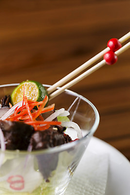 포토 JPG 해외이미지 접시 음식 채소 유리 고추 파슬리 건강 사람없음 식사 버섯 흰색 신선 애피타이저 허브 슬라이스 라임 폭식 그라탱 부스러기 식용 채식주의자 해외202004 해외포토 식물 식기 컬러 과일 재질 서양음식 채식 파일형식 이미지허브