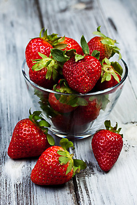 포토 JPG 해외이미지 열매 음식 다이어트 과일 딸기 디저트 건강 사람없음 빨간색 신선 달콤 맛 먹기 상쾌 유기농 날것 해외202004 해외포토 식물 웰빙 감정 컬러 컨셉 모션 파일형식 이미지허브