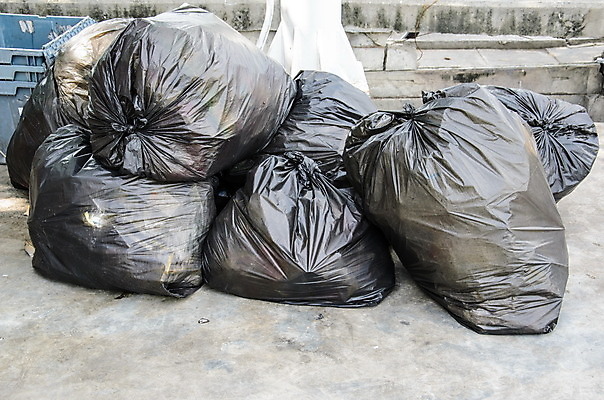 포토 JPG 해외이미지 가사 가방 가정 사람없음 쓰레기통 위생 쓰레기 폐기물 오브젝트 먼지 청소부 낭비 중고 포장소품 해외202004 해외포토 직업 잡화 컨셉 포장 포장재료 파일형식 이미지허브