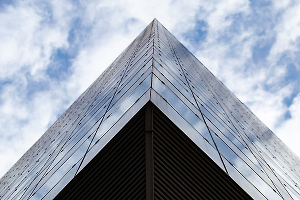 포토 JPG 해외이미지 구름 디자인 외관 선 벽 백그라운드 패턴 비즈니스 건축양식 창문 유리 하늘 표면 추상 미래 새로움 관리 사람없음 건물 경제 파란색 빛 사무실 반사 탑 금속 고층빌딩 거울 도시 투명 큼 질감 상업 각도 갸우뚱 철강 판유리 해외202004 해외포토 자연요소 건축물 건축 컬러 컨셉 무늬 모션 재질 빌딩 크기 파일형식 이미지허브