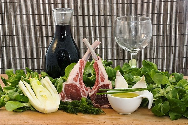 포토 JPG 해외이미지 음식 백그라운드 포크 토마토 채소 뼈 육류 요리 사람없음 식사 저녁식사 샐러드 신선 바비큐 허브 준비 아스파라거스 양고기 구성 단백질 생식 신발장 회향 해외202004 해외포토 식물 식기 식재료 영양소 파일형식 이미지허브