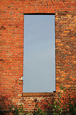 포토 JPG 해외이미지 외관 벽 백그라운드 건축양식 창문 하늘 추상 벽돌 주택 프레임 사람없음 건물 빨간색 세로 오픈 구멍 자르기 직사각형 옛날 파멸 함부르크 카피스페이스 해외202004 해외포토 도형 건축물 건축 컬러 컨셉 무늬 모션 독일 공백 파일형식 소멸 이미지허브