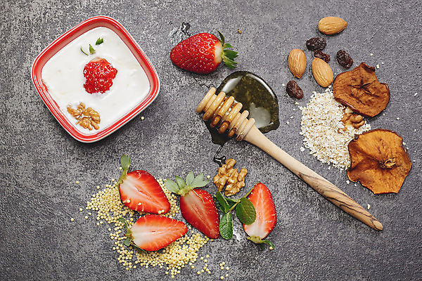 포토 JPG 해외이미지 음식 조각 다이어트 딸기 아침 디저트 건조 건강 사람없음 식사 에너지 견과류 도자기 아침식사 사과 낟알 시리얼 밀 먹기 유기농 귀 머리위 아몬드 모음 섬유 성분 꿀 요거트 건강식 뮤즐리 수수 영양분 오트밀 정물화 채식주의자 퀴노아 비건 해외202004 해외포토 주간 웰빙 과일 모션 유제품 곡류 한글 신체부위 직물 그림 채식 파일형식 귀리 이미지허브