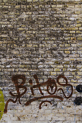 포토 JPG 해외이미지 디자인 백그라운드 패턴 건축양식 텍스트 청소년 추상 돌담 창조 힙합 사람없음 건물 라벨 페인트 타이핑 기록 도시 그래피티 심볼 부식 질감 펑키 분무기 시티라이프 편지쓰기 카피스페이스 해외202004 해외포토 라이프스타일 건축물 건축 음악 무늬 프레임 사람 담장 공백 돌_바위 낙서 편지 그림 파일형식 이미지허브