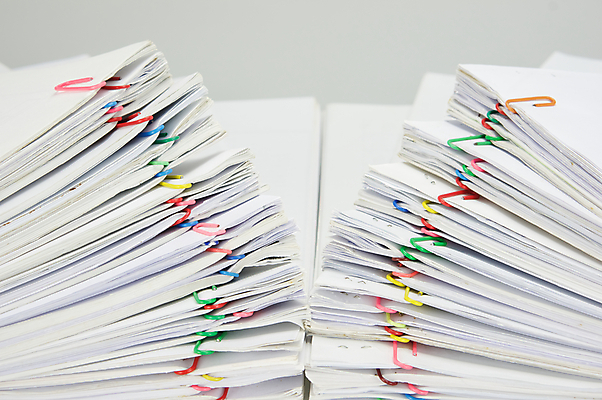 포토 JPG 해외이미지 종이 비즈니스 성공 설계 사람없음 쌓기 자료 흰색 업무 인쇄 보고서 문서 투자 영수증 시트 계좌 옛날 해외202004 해외포토 컬러 컨셉 모션 금융 작업 파일형식 이미지허브